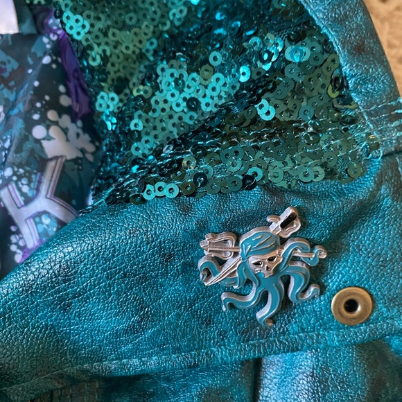 Disney Girl Blueish Green Sequin Faux Leather Zip Pockets Moto Jacket girls 9/10 - Picture 11 of 11